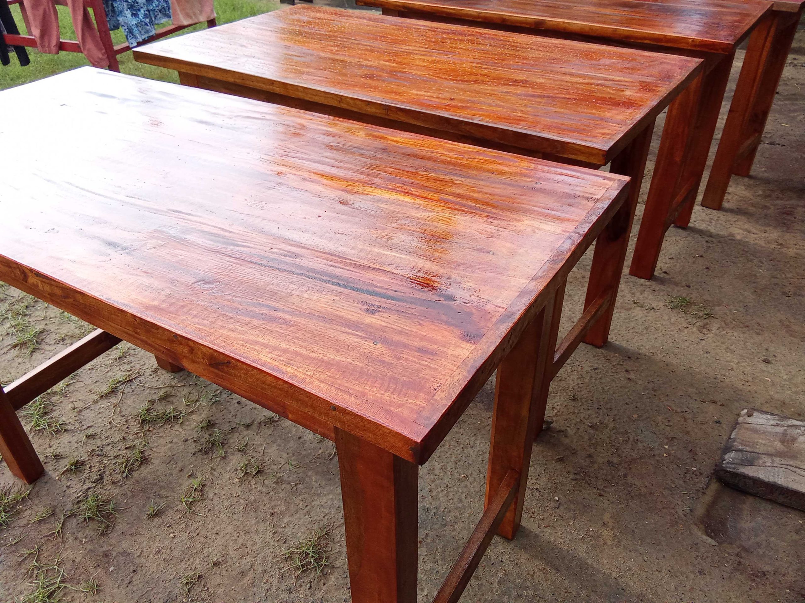 wooden-tables-palakai