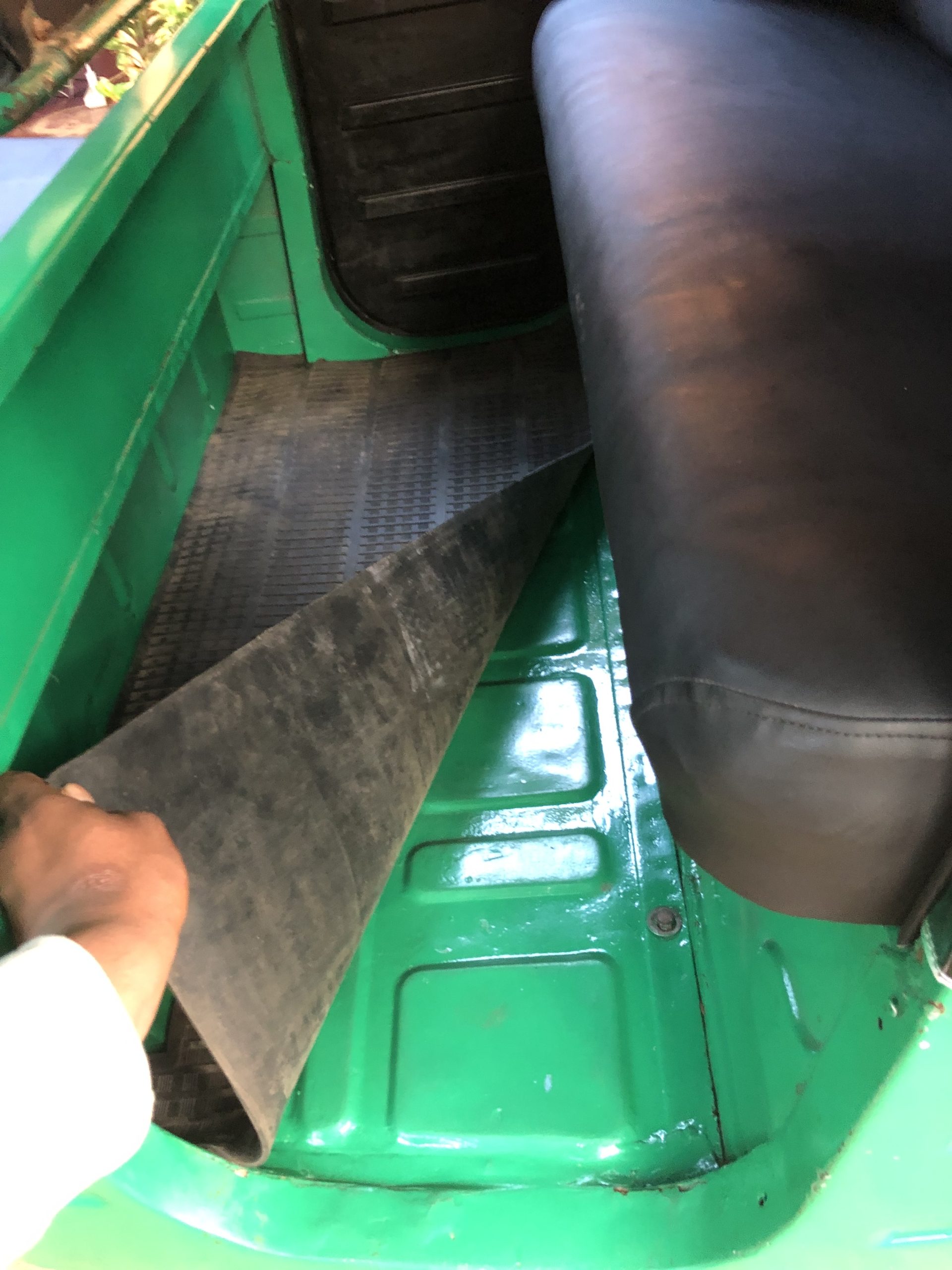 2C302DF1-2396-4833-9FE1-5F519D41172D