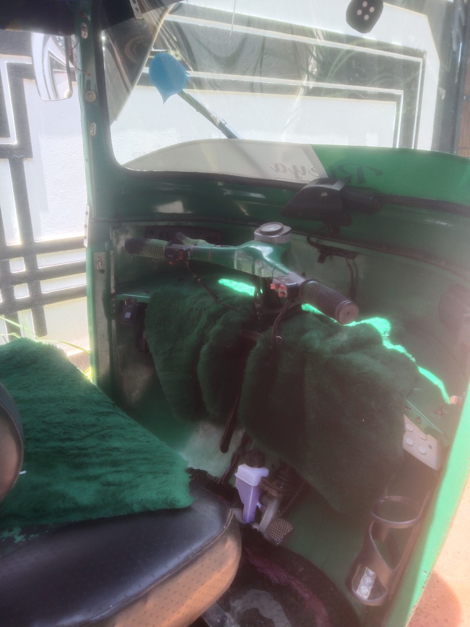 eaabe938-f3ab-4377-85a7-799ed1d01ada