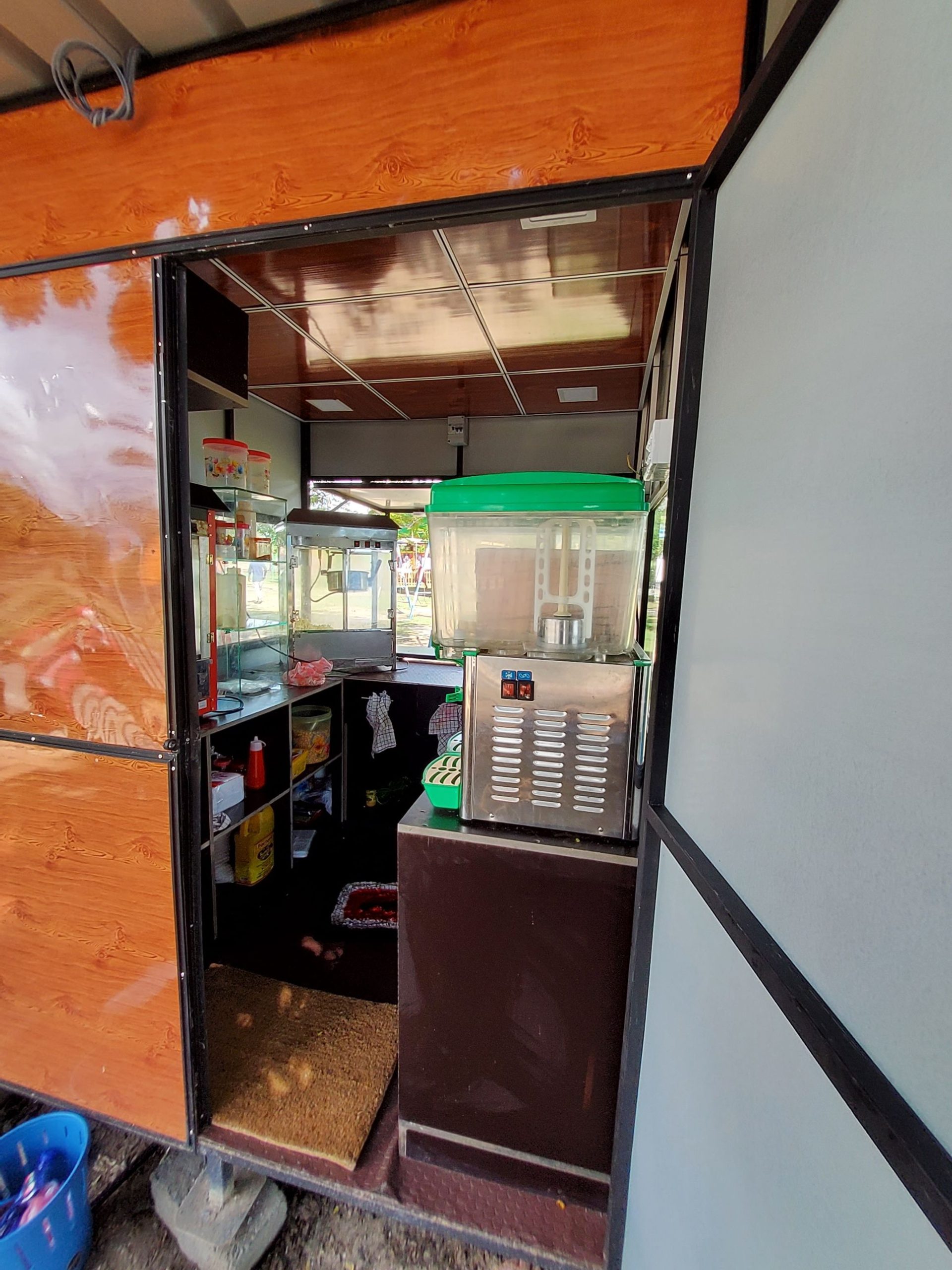 f00e1b27-959b-4e58-843c-39a0ce50432d