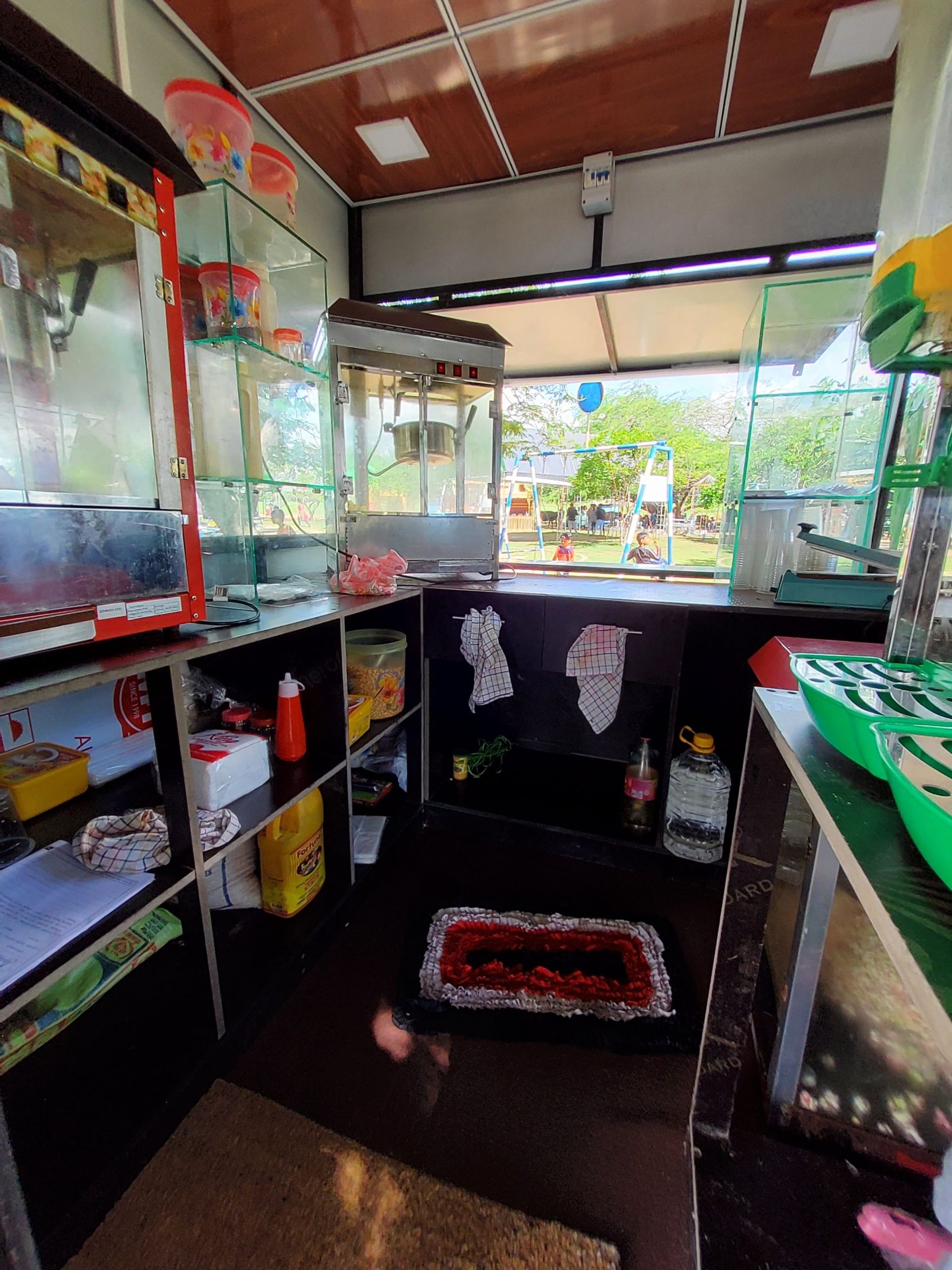 f5f976b8-1990-4de9-b515-188b47dade38