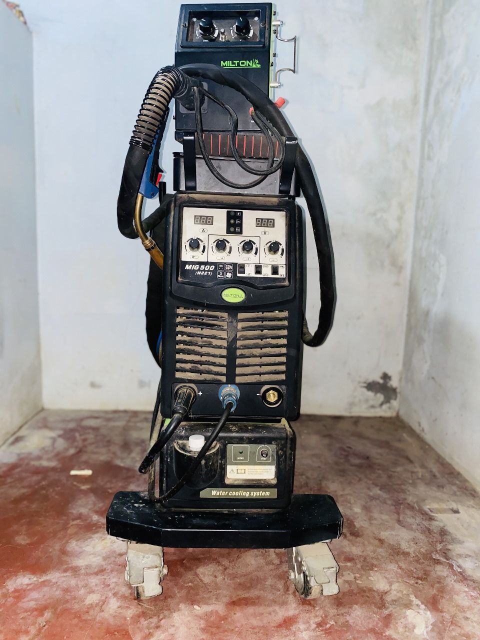 e64f0eed-78a7-47f7-aa05-35c52ad8f15c