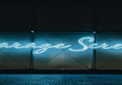 Garage-screen-neon-sign-1