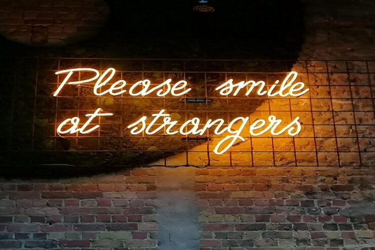 please-smile-at-strangers-neon