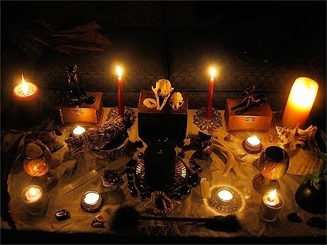 4978643_1597600730_14989442_1590861733_3altarsamhain