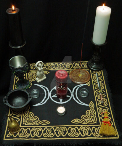girls_first_moontime___menarche_altar_idea_by_enlightenedoflucifer_d6vgttj-pre-1