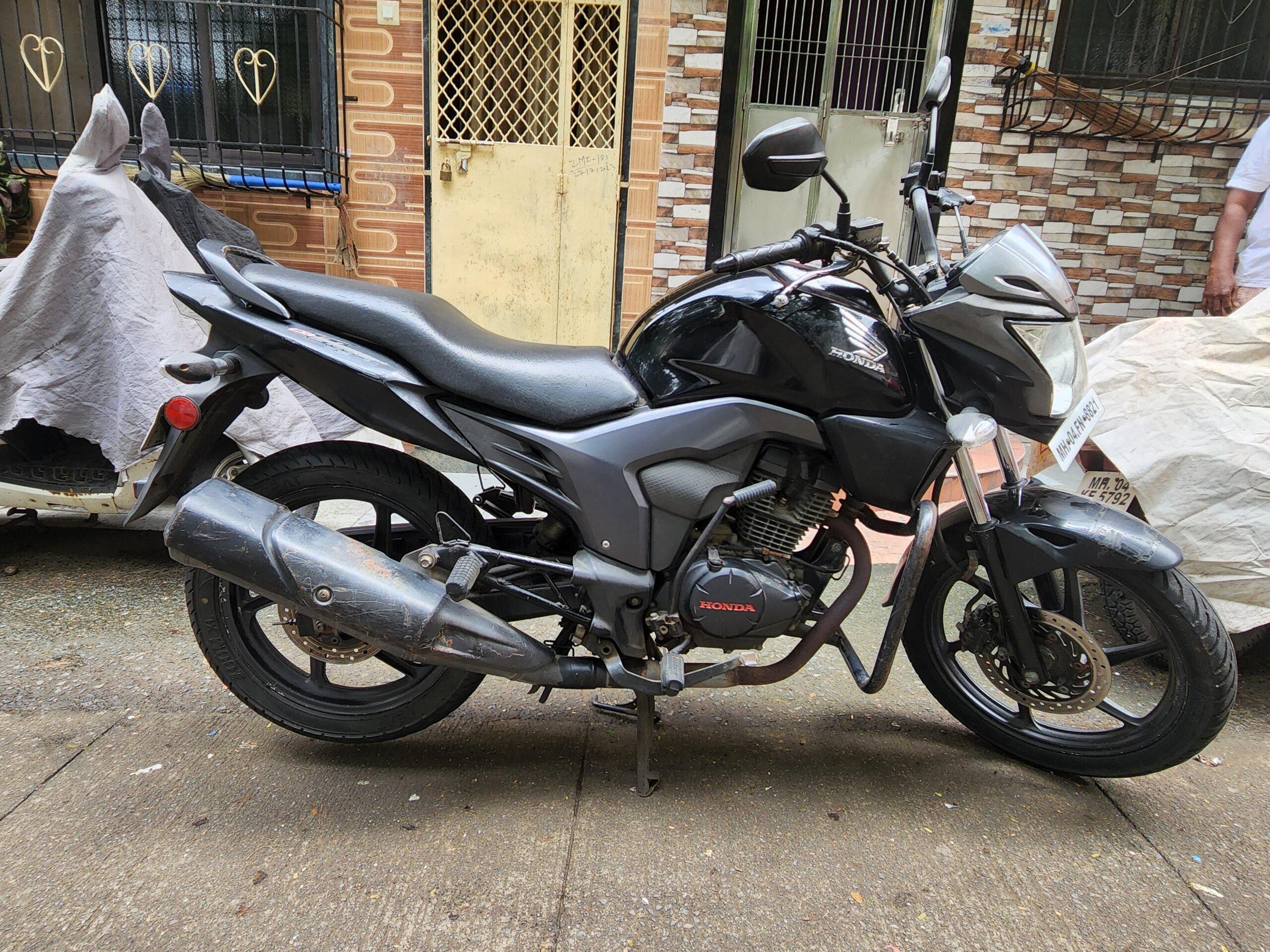 wanted-to-sell-my-bike-honda-cb-trigger-2014-model-36000kms-v0-j6wdo87zhtfb1